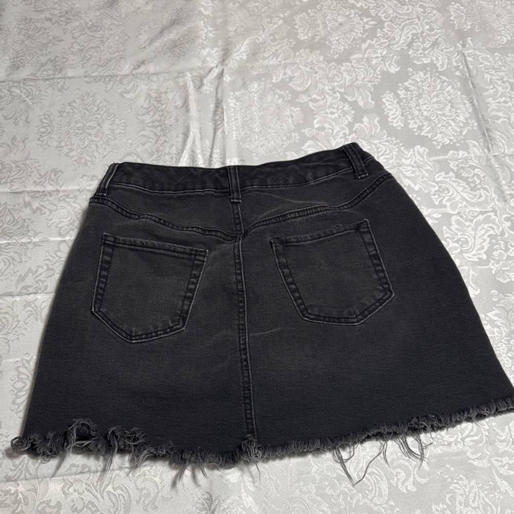 Wild Fable Black Frayed Hem Jean Mini Skirt Size 4 - Picture 4 of 4